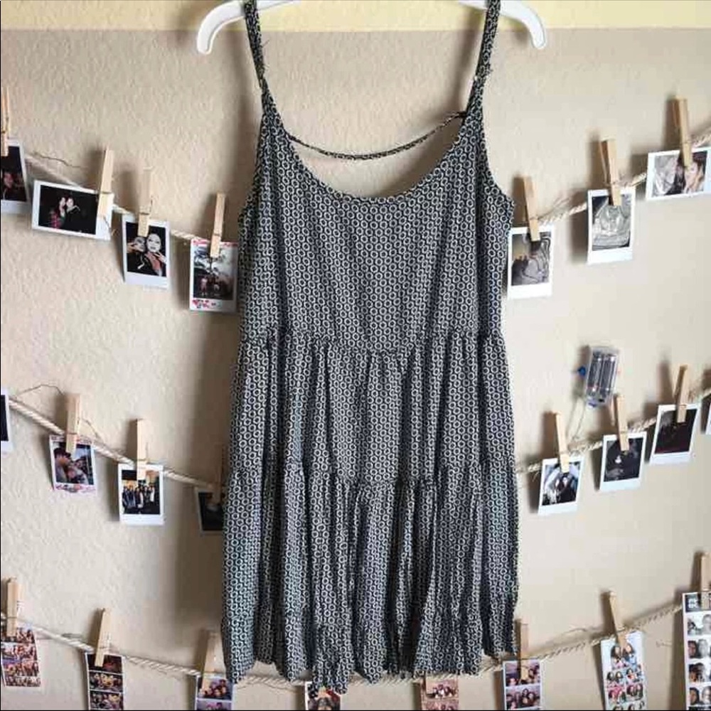 🌸SOLD ON MERC🌸 Brandy Melville B&W Floral Jada